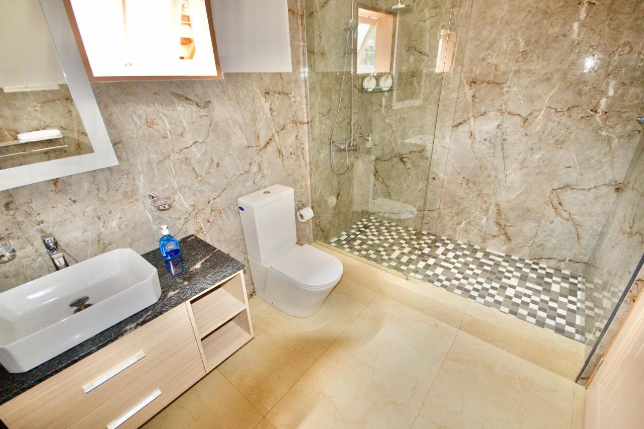 Sea Splash Self Catering And La Petite Maison Гранд-Анс Экстерьер фото