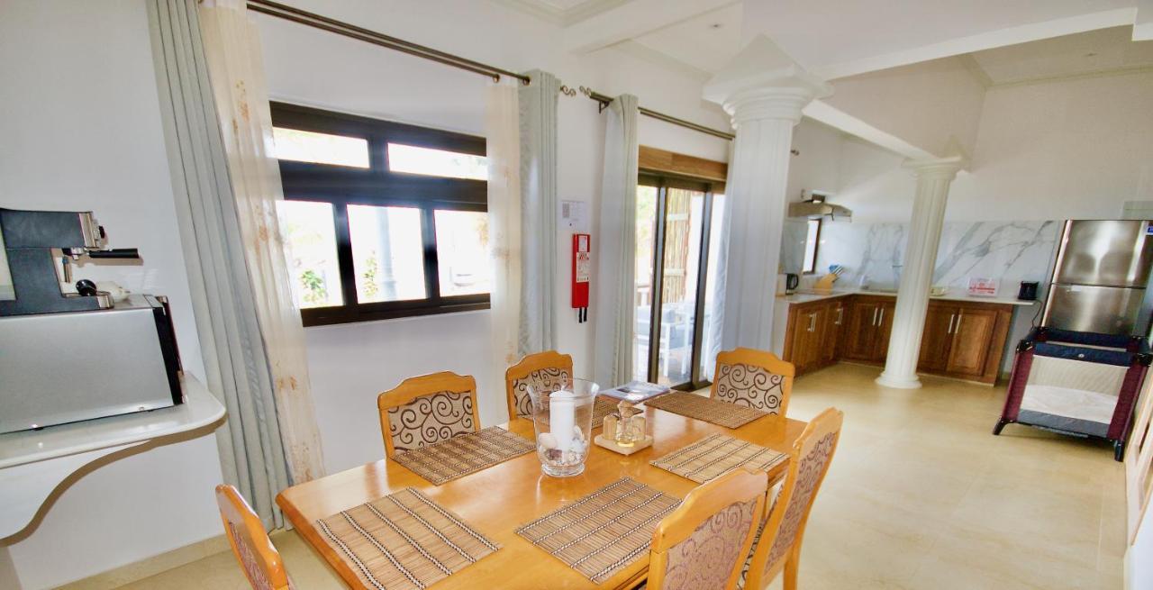 Sea Splash Self Catering And La Petite Maison Гранд-Анс Экстерьер фото