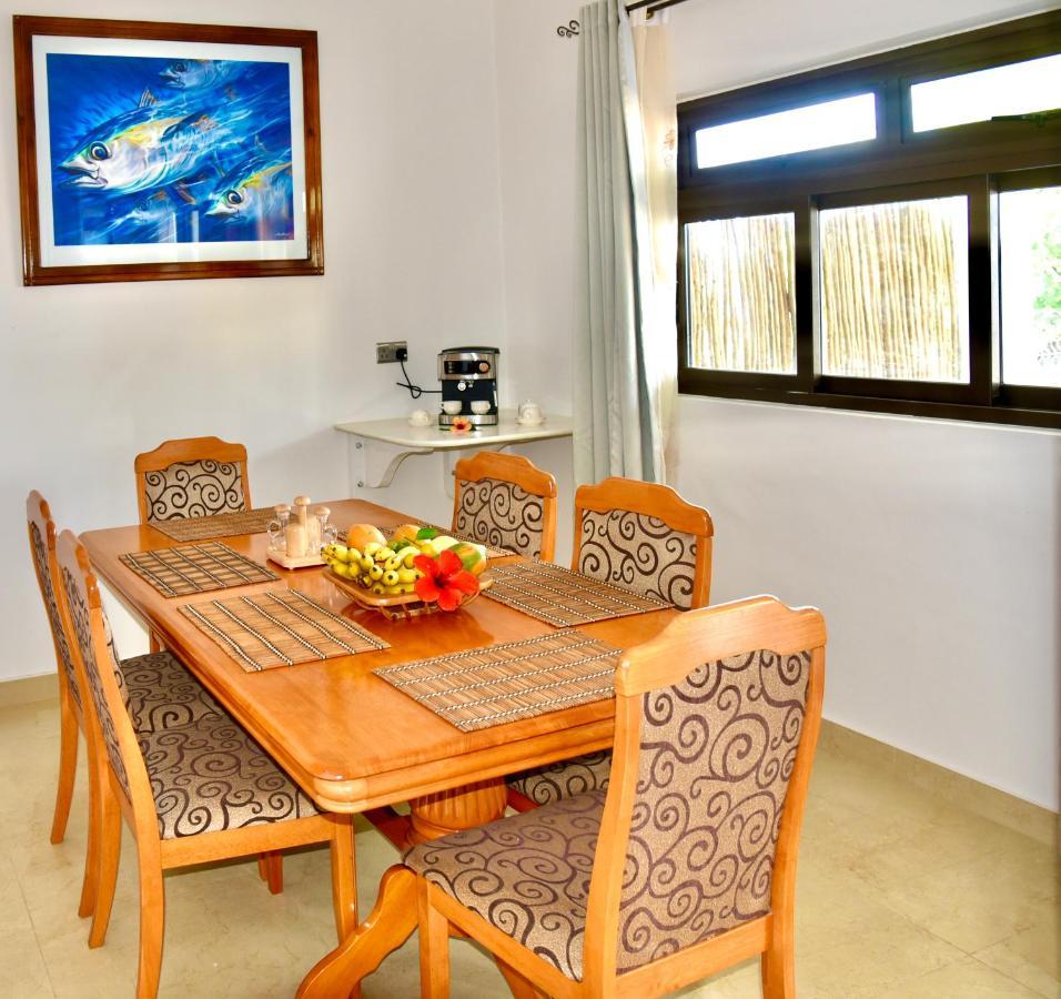 Sea Splash Self Catering And La Petite Maison Гранд-Анс Экстерьер фото