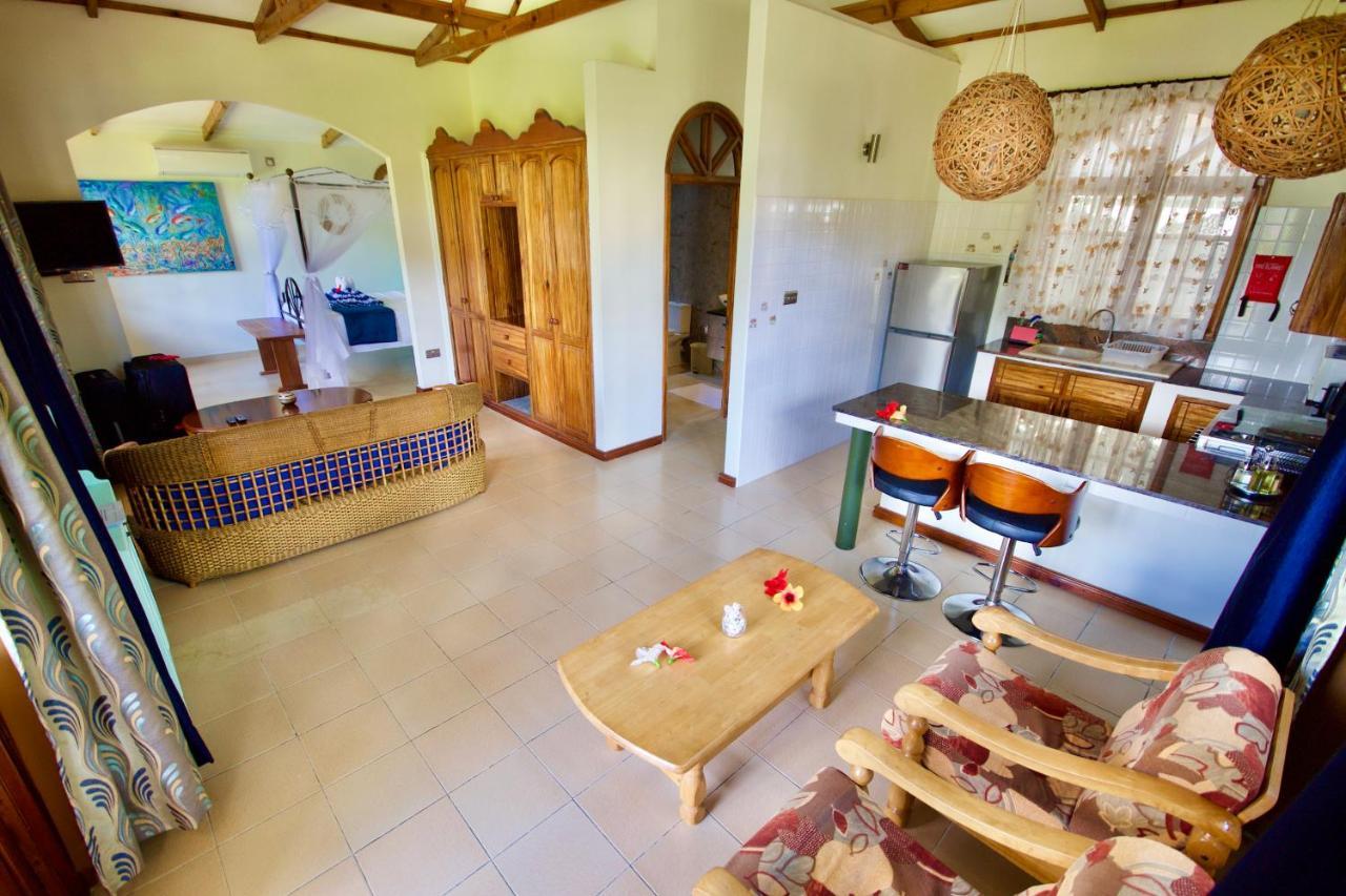 Sea Splash Self Catering And La Petite Maison Гранд-Анс Экстерьер фото