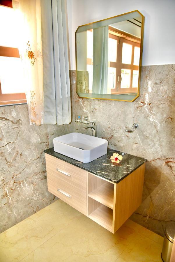 Sea Splash Self Catering And La Petite Maison Гранд-Анс Экстерьер фото