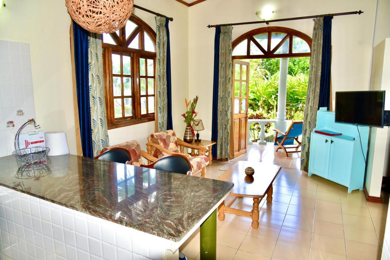 Sea Splash Self Catering And La Petite Maison Гранд-Анс Экстерьер фото